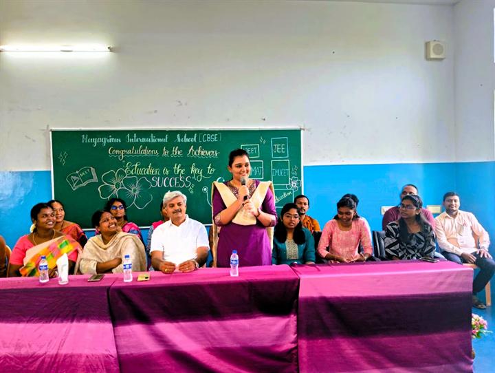 Teachers and guests at the felicitation of our achievers
